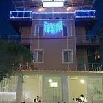 Eren Hotel *